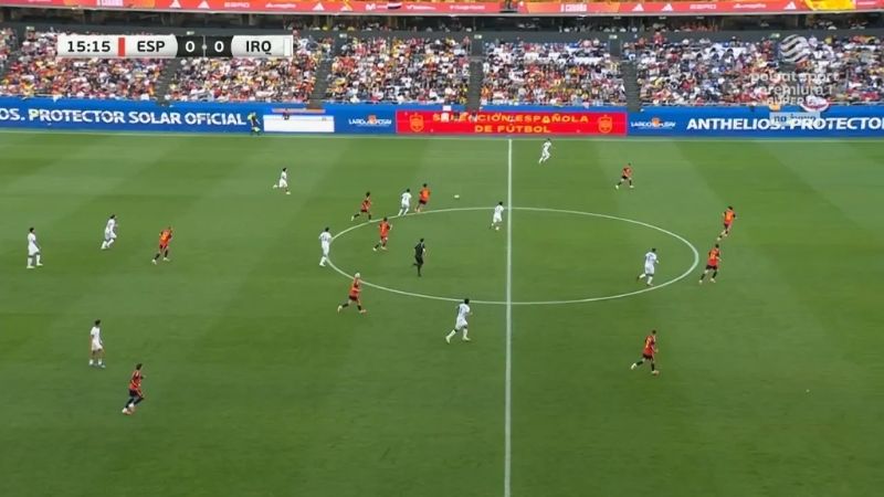 Phút 16, Ferran Torres solo ghi bàn sau pha phản công, mở tỉ số 1-0 cho Tây Ban Nha.