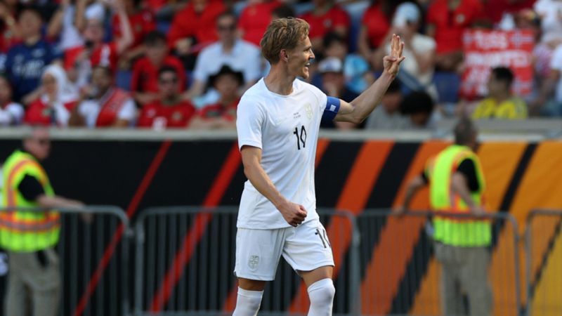 Ødegaard gỡ hòa 1-1 cho Na Uy ở phút bù giờ, khép lại trận hòa kịch tính với Maroc.